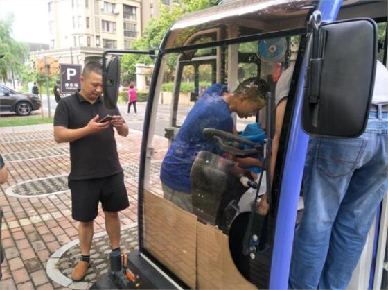 圣倍諾電動掃地車