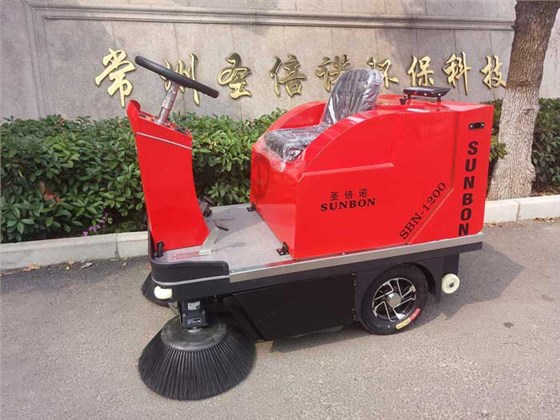 提升企業(yè)形象從使用工業(yè)掃地車開始