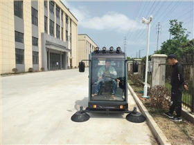 環保電動清掃車應用范圍廣, 操作簡單