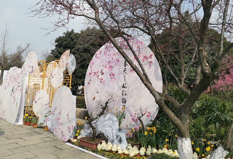 踏青時節，電動掃地機解決景區環境堪憂問題