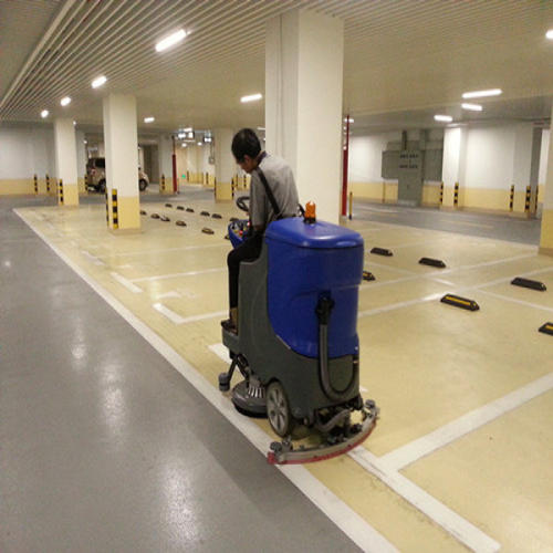 梅雨季地下車庫潮濕趕緊用駕駛式洗地機