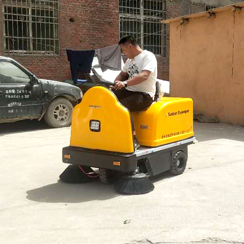 小型道路清掃車特點