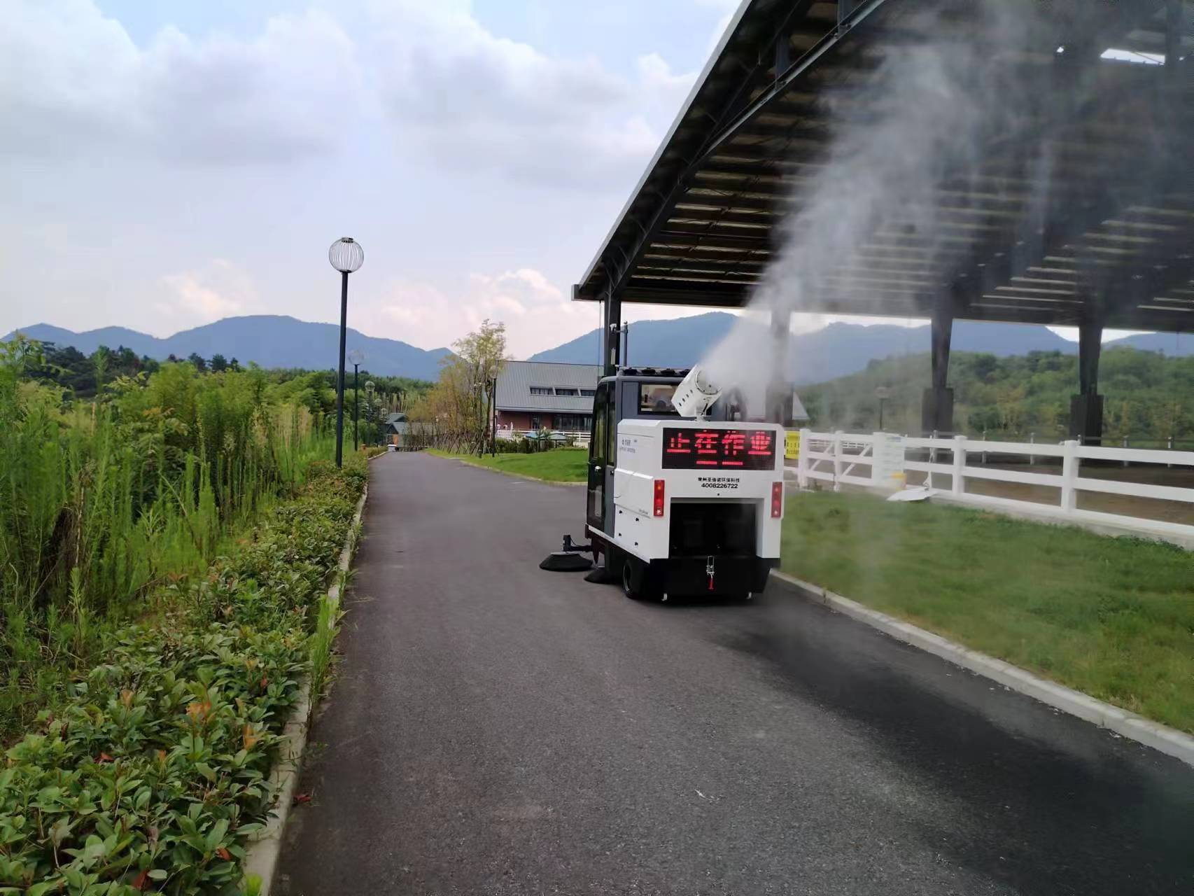 一臺多功能電動掃地車，相當于擁有幾臺設備